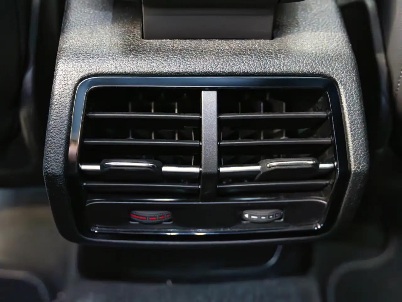 Audi Q3 35 TDI S line quattro S tronic 110kW — معرض صور السيارة 30