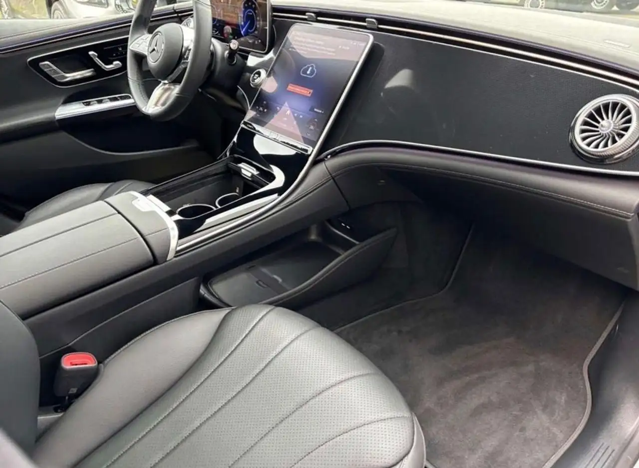 Mercedes-Benz EQE 300 Edition — Vehicle gallery 9