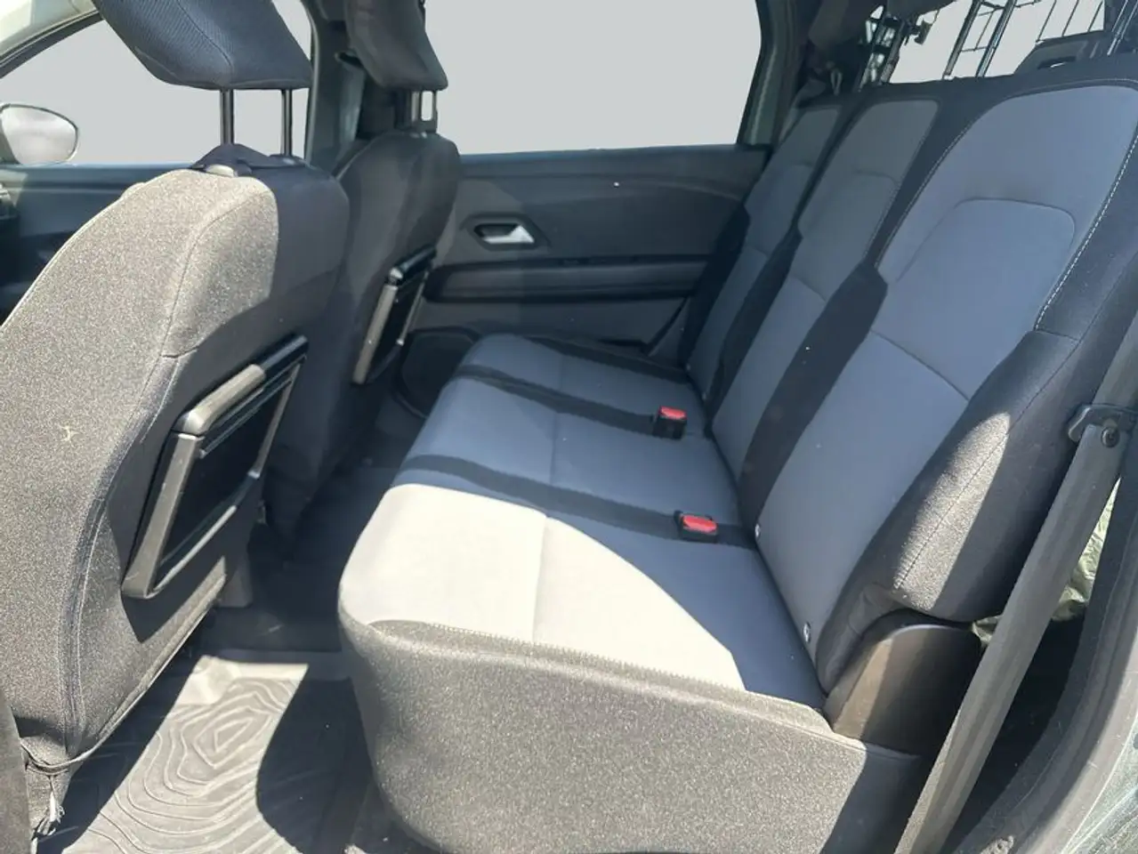 Dacia Jogger Hybrid 140 Extreme — Galería del vehículo 11