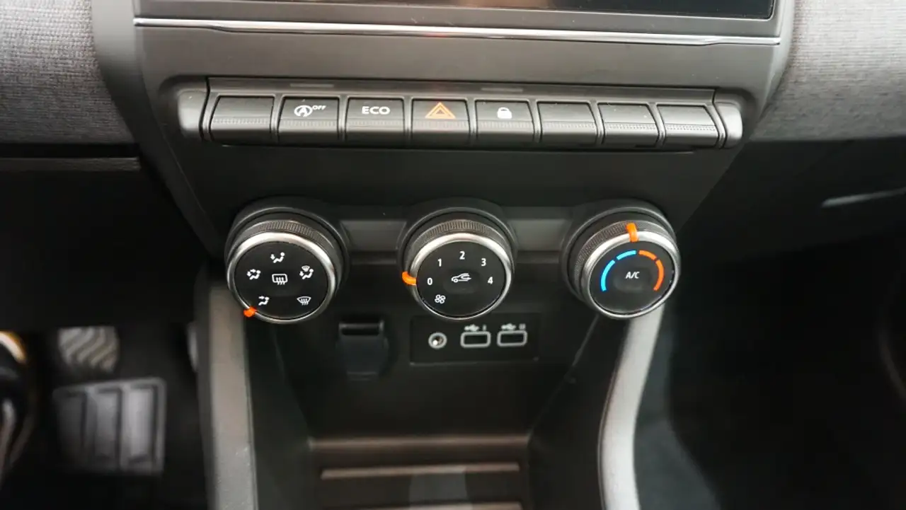 Renault Clio 1.0 TCE 67KW EVOLUTION 90 5P — معرض صور السيارة 21