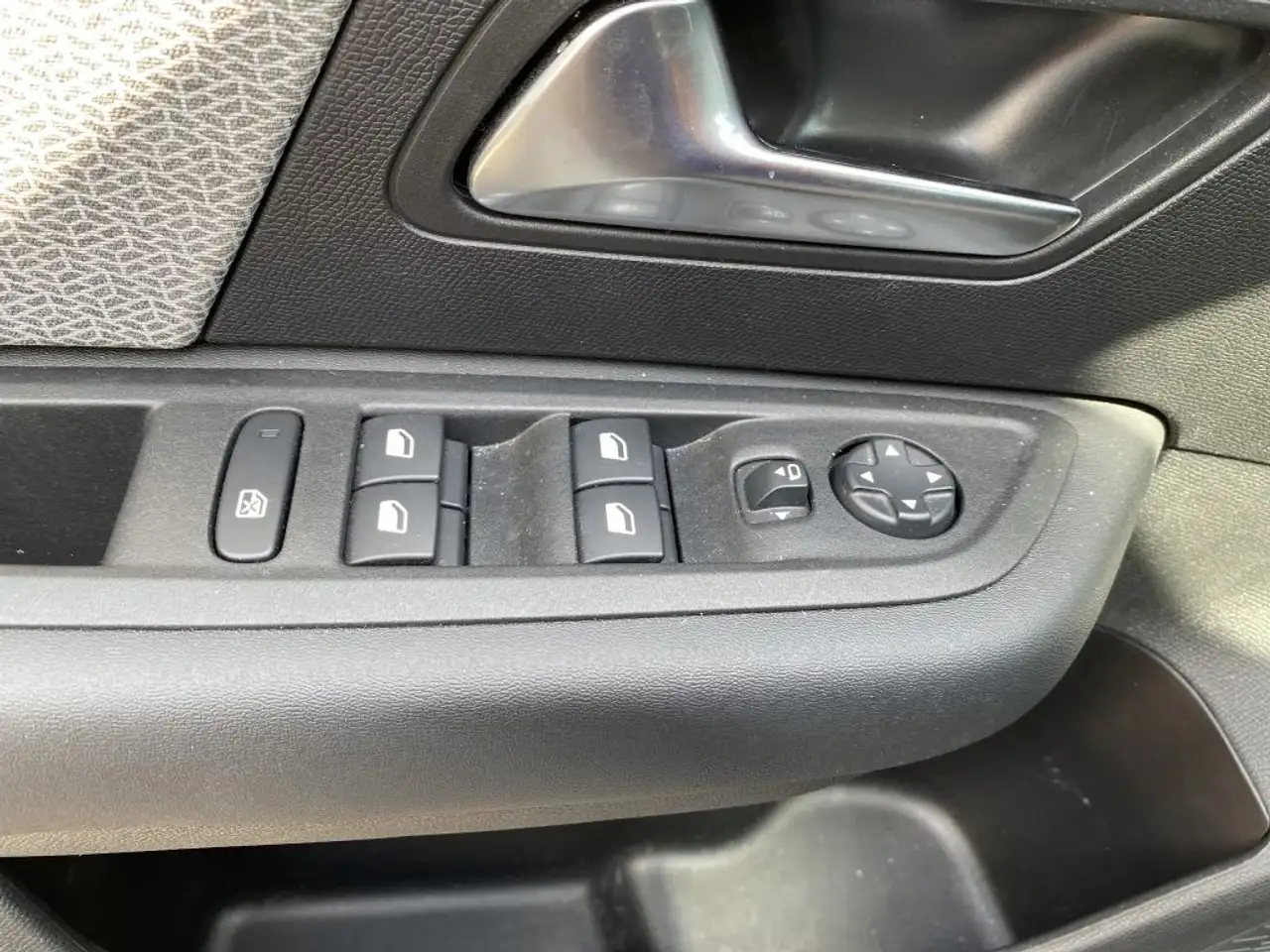 Citroen C4 PT 130 S&S *Automatik* MAX *beh. Frontsch*AZV* — Galerie du véhicule 23