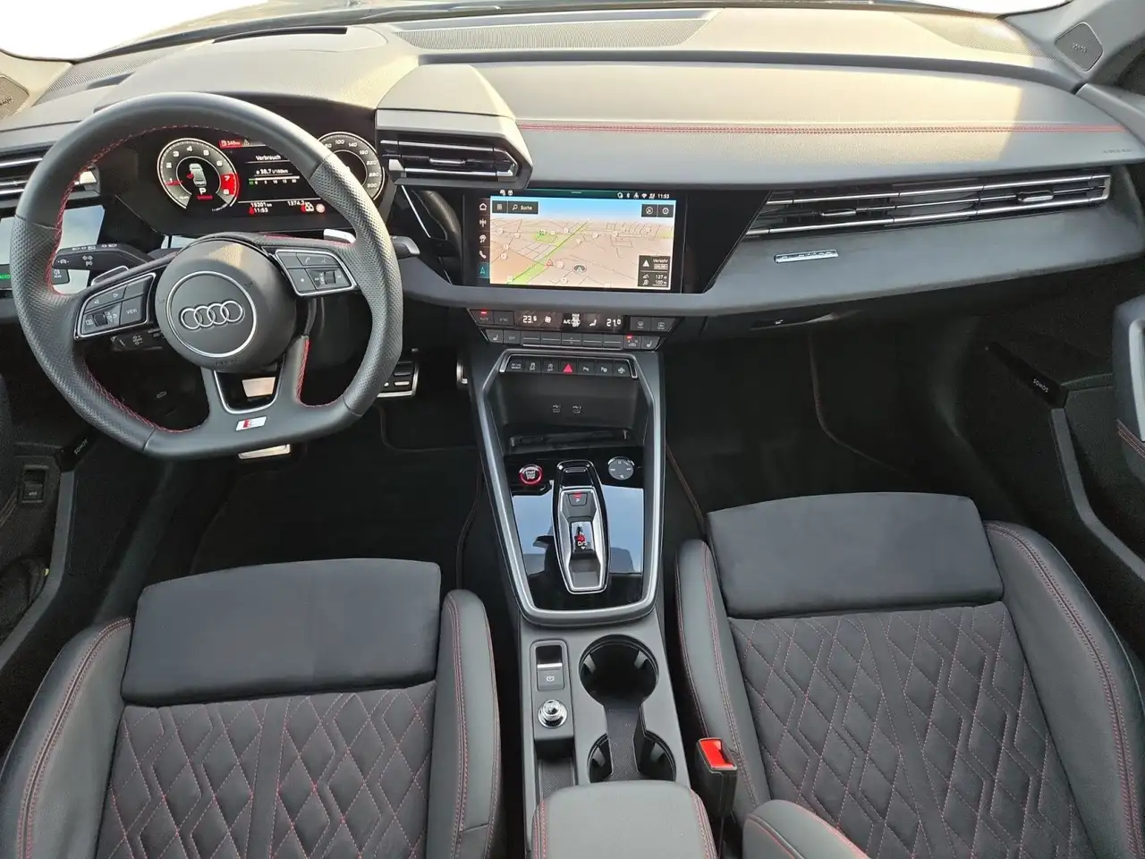 Audi S3 AKRAPOVIC/CARBON/MATRIX/MASSAGE/VIR — Vehicle gallery 8