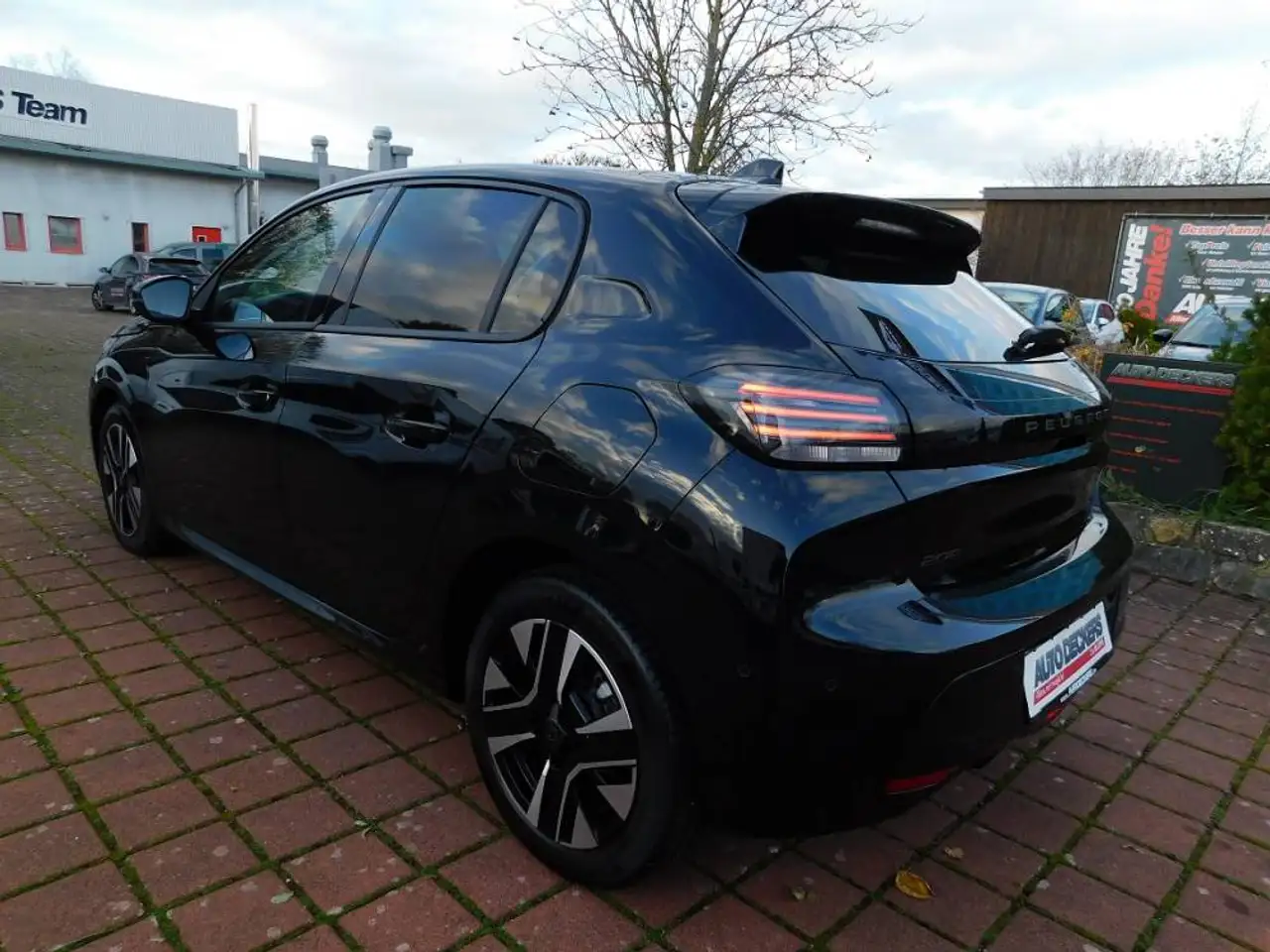 Peugeot 208 1.2 Puretech 100 Allure Pack LED ACC Kamera SHZ — Galerie du véhicule 30