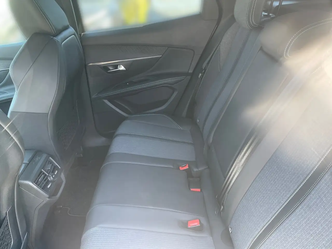Peugeot 3008 1.2 PureTech 130 Allure Pack ACC KeyLess LM — معرض صور السيارة 8