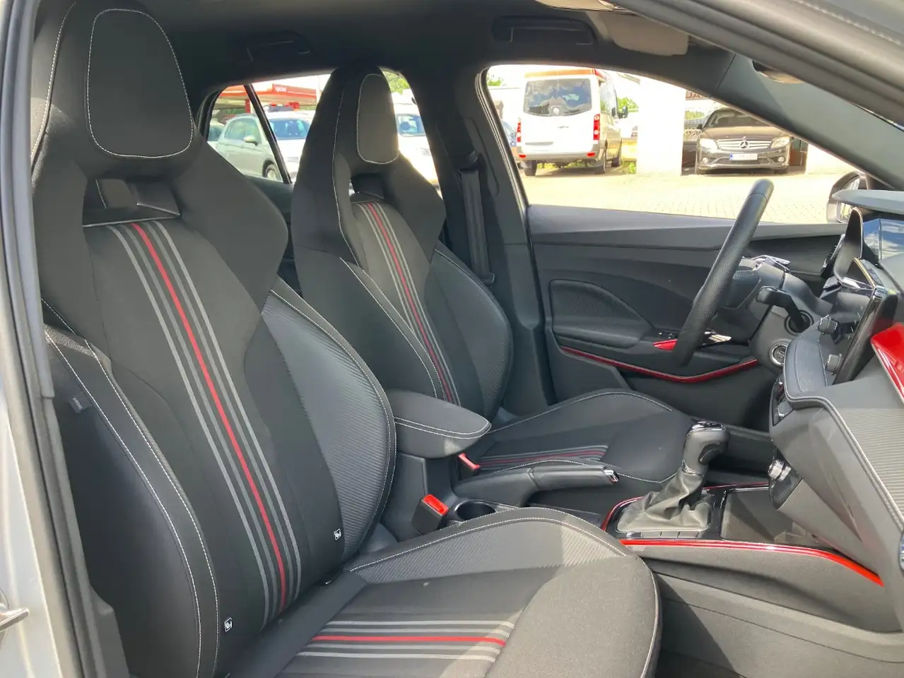 Skoda Fabia 1.0 TSI Monte Carlo DSG Front-/Lane Assist — Galería del vehículo 12