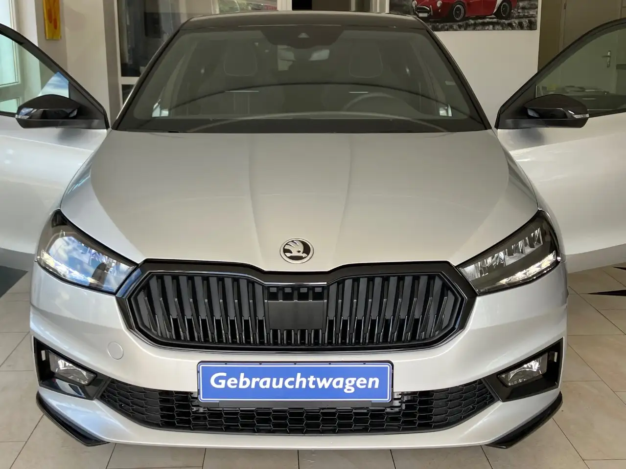 Skoda Fabia 1.0 TSI Monte Carlo DSG Front-/Lane Assist — Galería del vehículo 5