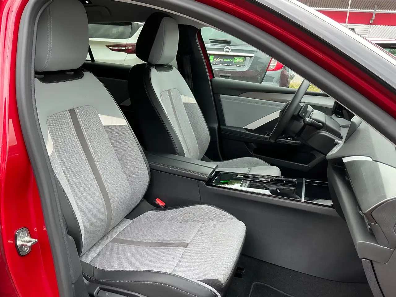 Opel Astra L 1.2 Turbo Elegance LED+SHZ+2xKlima+Kam. — Galería del vehículo 17