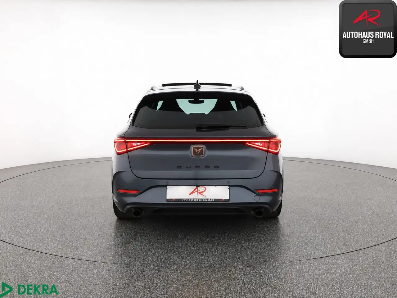 CUPRA Leon ST 2.0 TSI VZ PANO,MATRIX,BEATS,MEMORY,ACC — Galería del vehículo 4