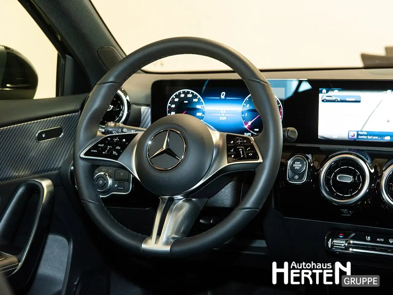 Mercedes-Benz A 200 +PROGRESSIVE+KAMERA+SPEGEL-PAKET+WINTER.P — Galería del vehículo 7
