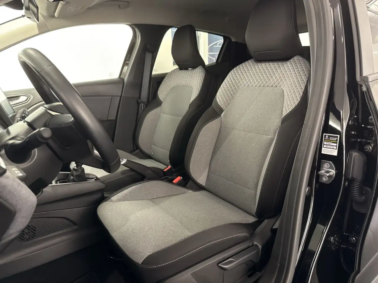 Renault Clio EVOLUTION TCe 90 Evolution SHZ+KLIMA+LED — معرض صور السيارة 9