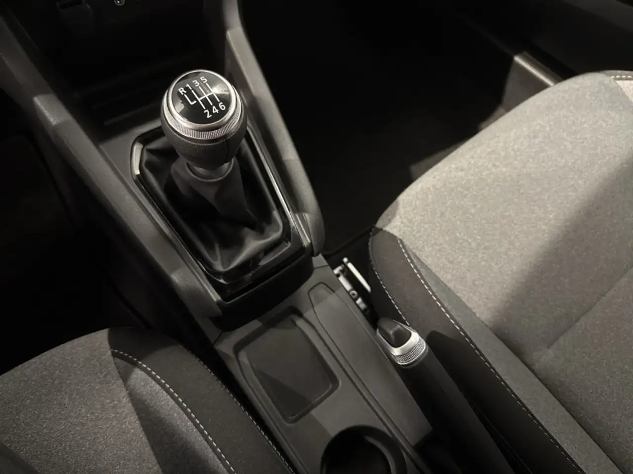 Renault Clio EVOLUTION TCe 90 Evolution SHZ+KLIMA+LED — معرض صور السيارة 19