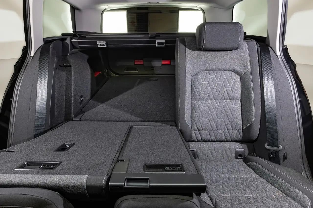Volkswagen Passat Variant Business AHK — Galería del vehículo 15