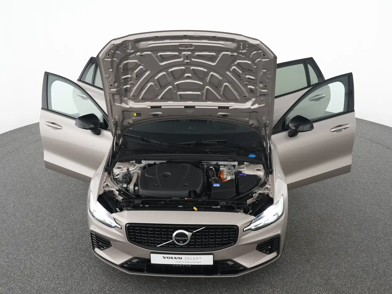 Volvo V60 T8 AWD Ultra Dark B&W-SOUND*360°KAMERA*HUD — Vehicle gallery 12