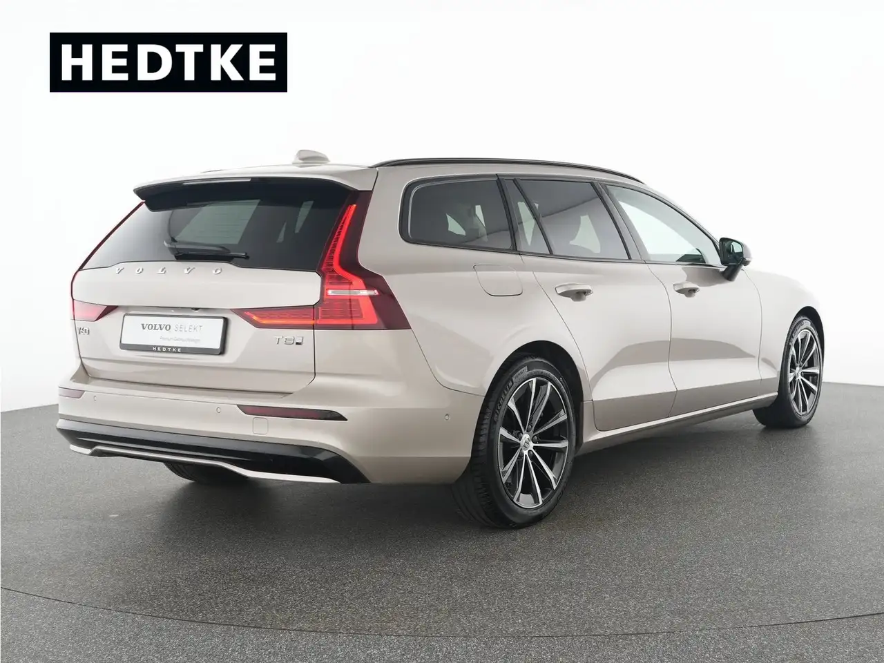Volvo V60 T8 AWD Ultra Dark B&W-SOUND*360°KAMERA*HUD — Weiterstadt