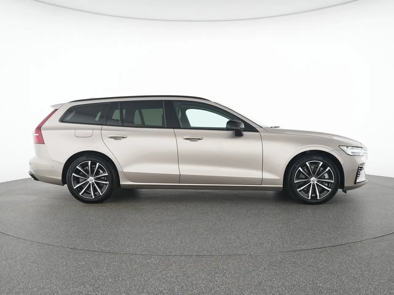 Volvo V60 T8 AWD Ultra Dark B&W-SOUND*360°KAMERA*HUD — Vehicle gallery 9