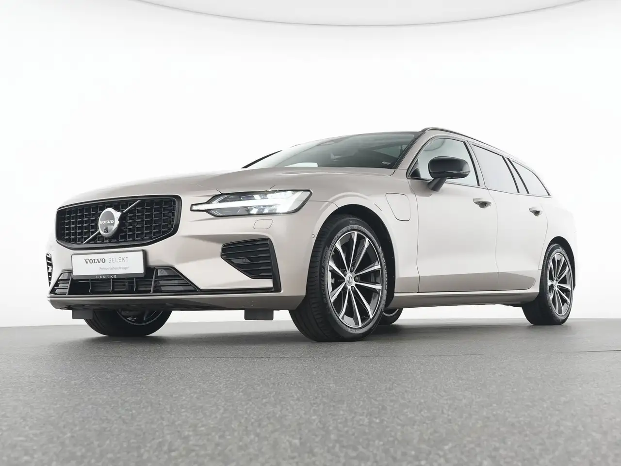 Volvo V60 T8 AWD Ultra Dark B&W-SOUND*360°KAMERA*HUD — Vehicle gallery 8