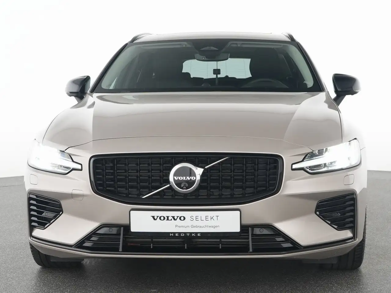 Volvo V60 T8 AWD Ultra Dark B&W-SOUND*360°KAMERA*HUD — Vehicle gallery 14