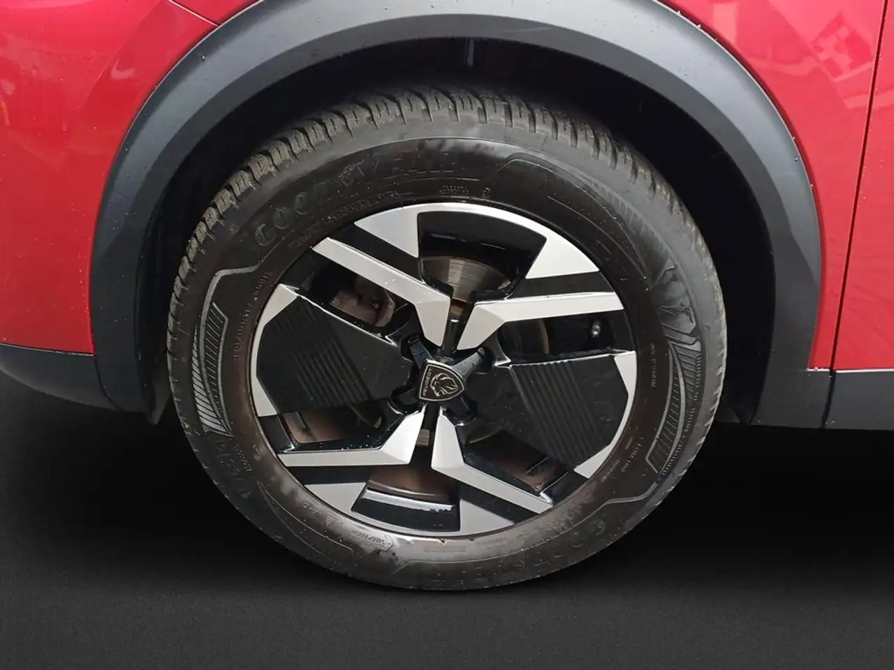 Peugeot 2008 Neuer 2008 GT PureTech 130 EAT8 — Vehicle gallery 10