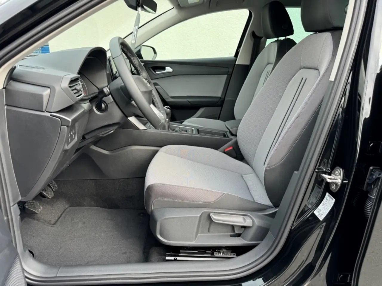 SEAT Leon Sportstourer 1.0 TSI Style Edition Acc e.Hk Shz Ke — Vehicle gallery 36