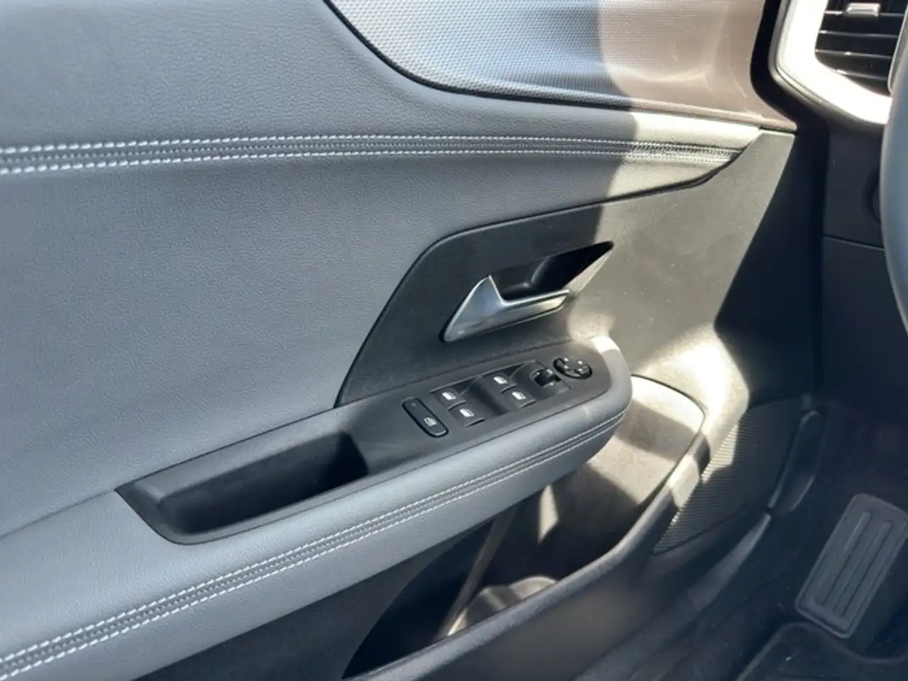 Opel Mokka Elegance Digitales Cockpit LED Apple CarPlay An... — معرض صور السيارة 14