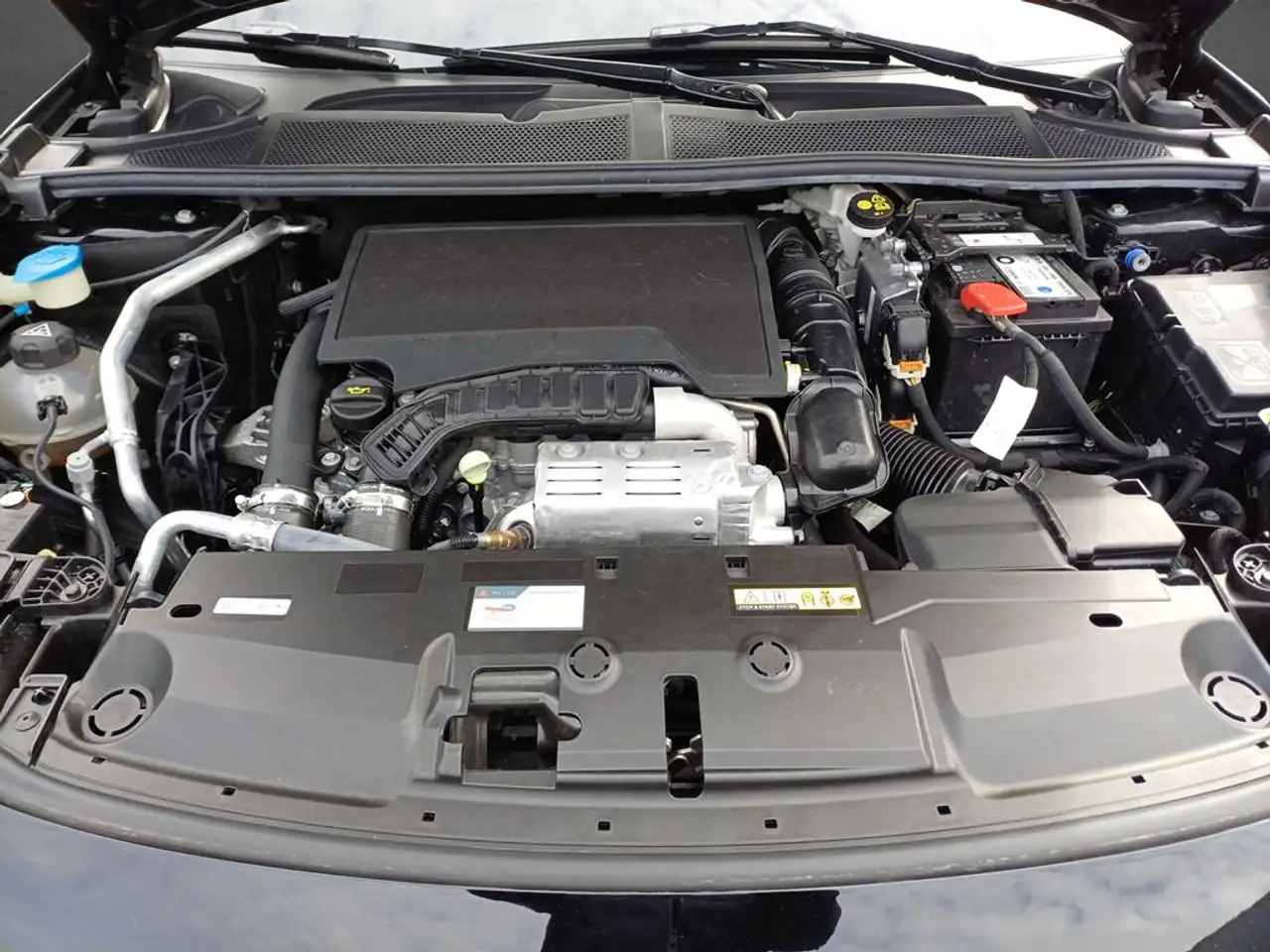 Peugeot 308 GT PureTech 130 EAT8 — معرض صور السيارة 5