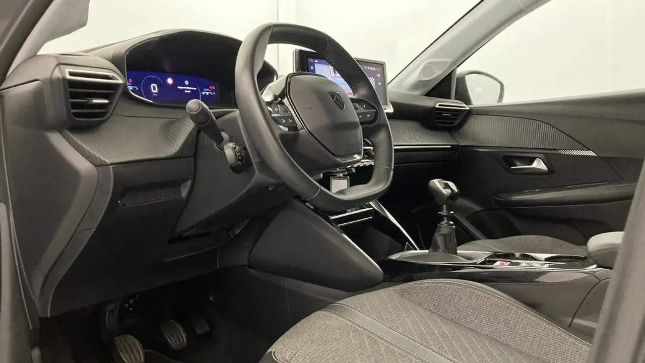 Peugeot 208 PureTech 100cv Allure — Galería del vehículo 14