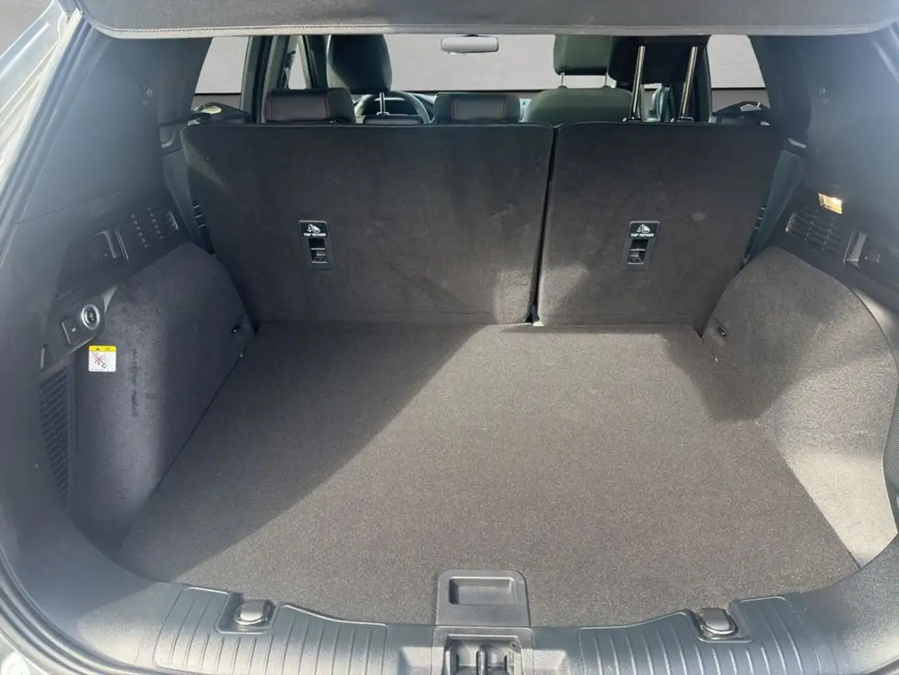 Ford Kuga 2.5 Duratec FHEV ST-LINE X — Galería del vehículo 5