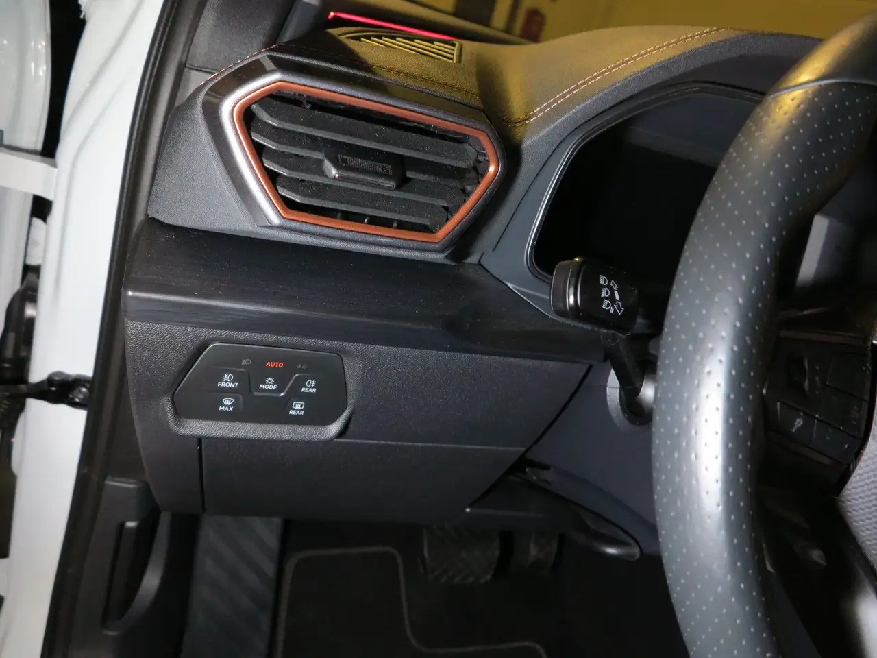 CUPRA Formentor 1.5 TSI DSG7 LM19 ACC ParkAssist RFK — Galerie du véhicule 24