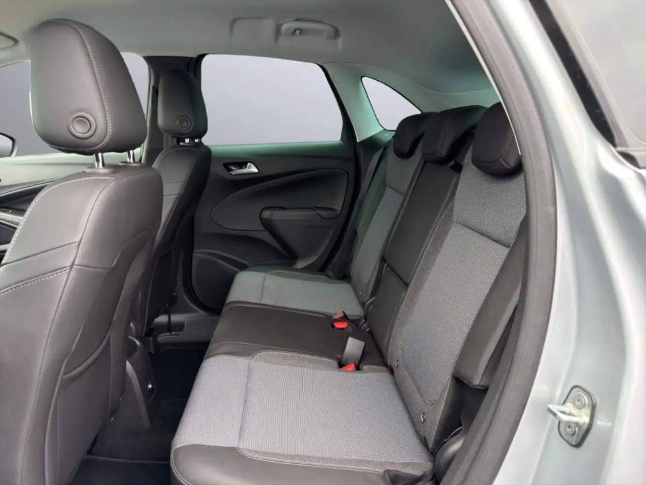 Opel Crossland Elegance Paket ATG Navi Klimaautom PDC Allwetterre — معرض صور السيارة 17