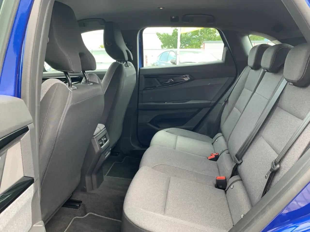 Renault Austral EVOLUTION 1.3 TCe 160 Evolution KAMERA+TEMPO+LED — Vehicle gallery 11