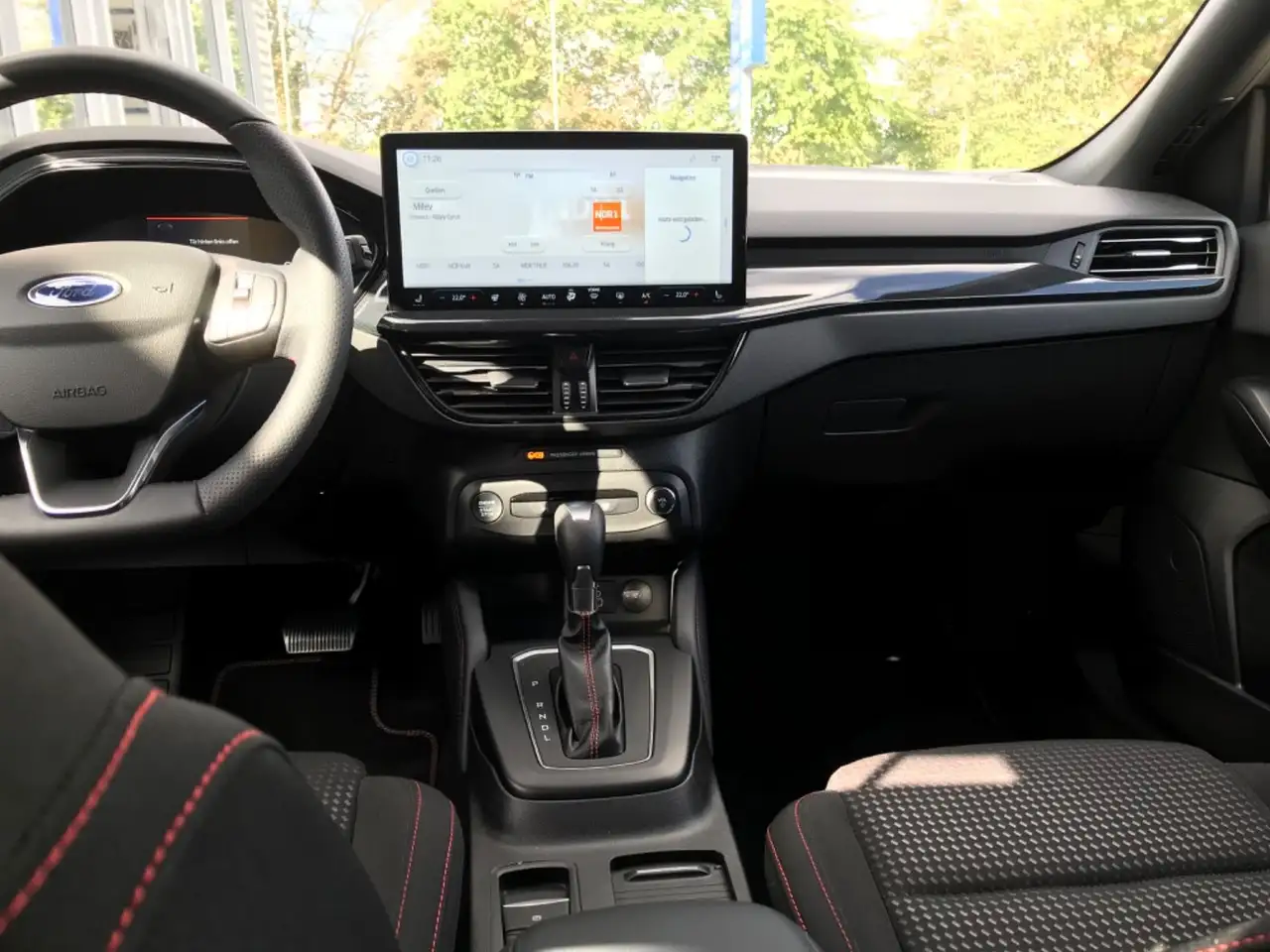 Ford Focus Turnier ST-Line X*Kombi*Automatik*AHK*LED* — Galerie du véhicule 17