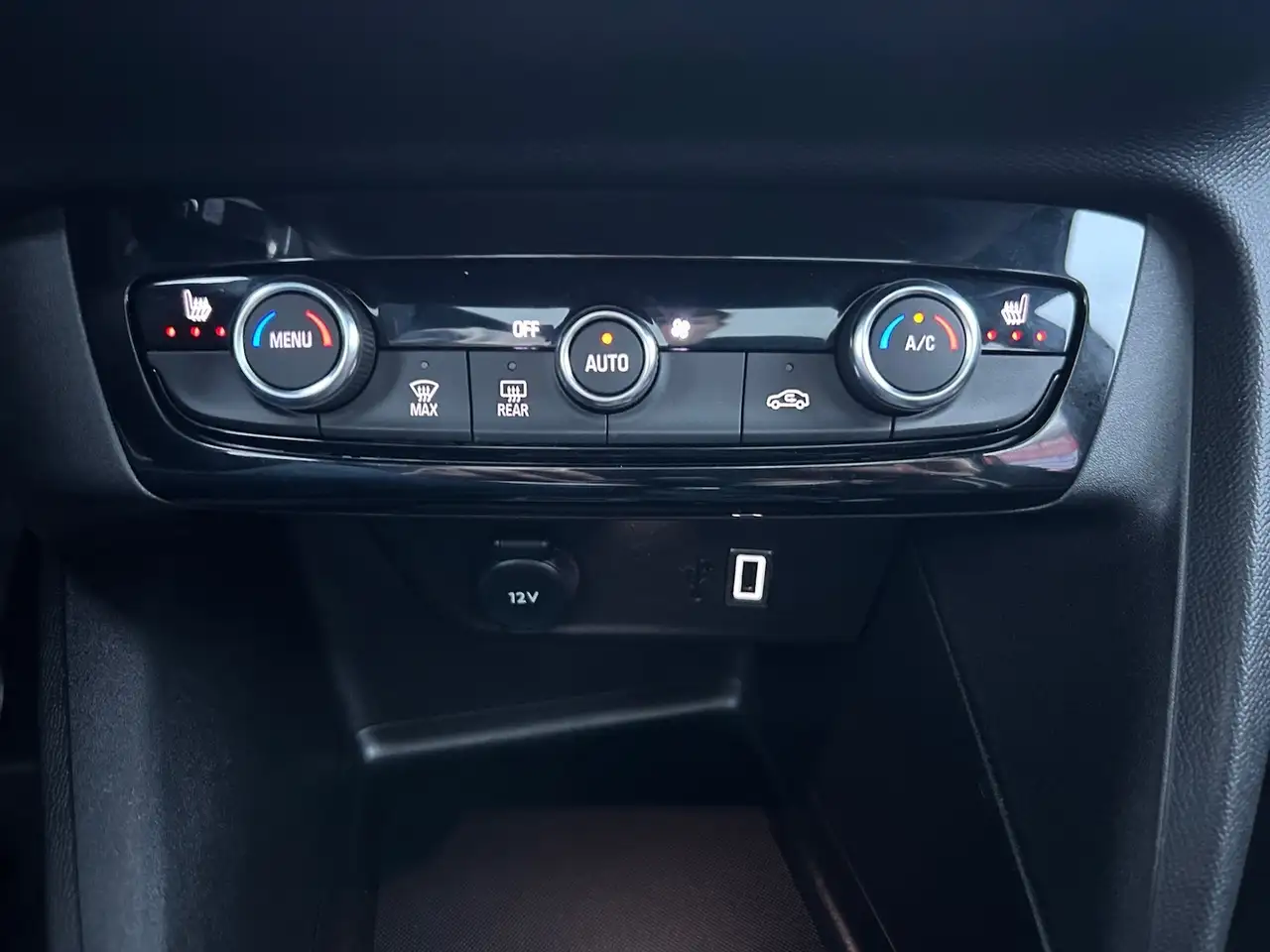 Opel Corsa GS PANORAMA*Kamera*LED*dig.Cockpit*Winterpaket — معرض صور السيارة 20