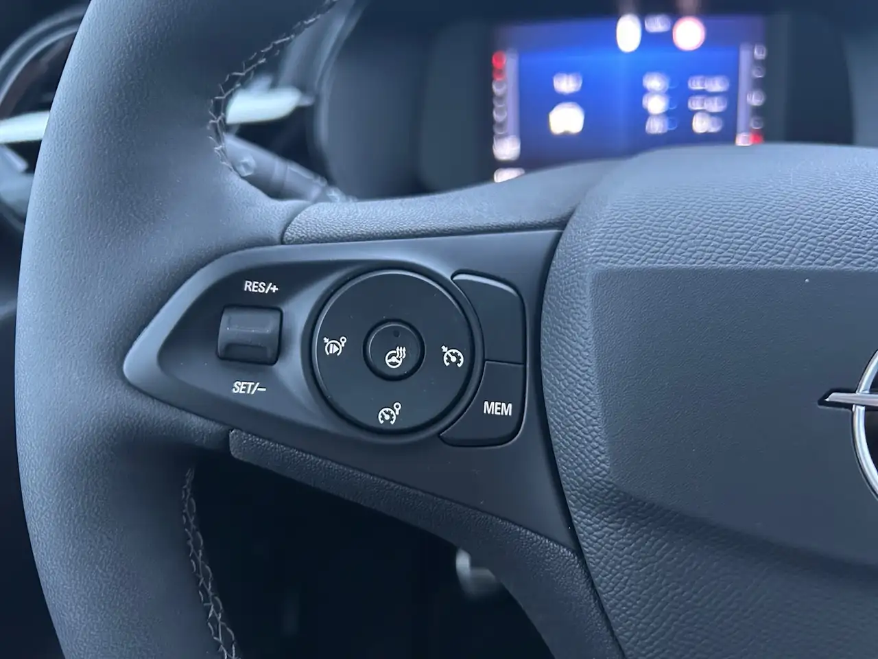 Opel Corsa GS PANORAMA*Kamera*LED*dig.Cockpit*Winterpaket — معرض صور السيارة 16