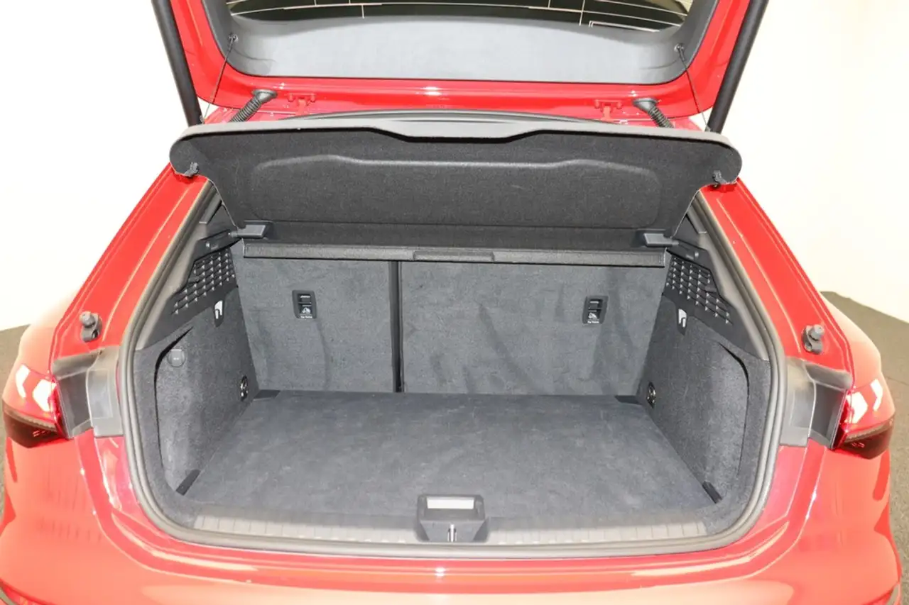 Audi A3 Sportback 35 TFSI S line LED Navi ACC AHK SHZ — Galería del vehículo 12