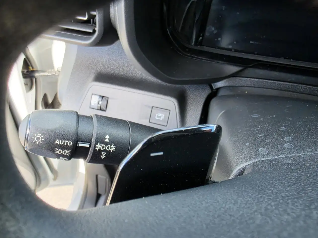 Opel Combo-e Cargo XL PDC+EFH-ACC+11 KW OBC+KEYLESS Klima Navi — معرض صور السيارة 15