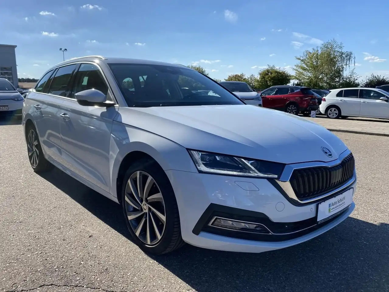 Skoda Octavia Combi 1.5 eTSI DSG AHK+EL.HECK+HEAD-UP+S — Galería del vehículo 7