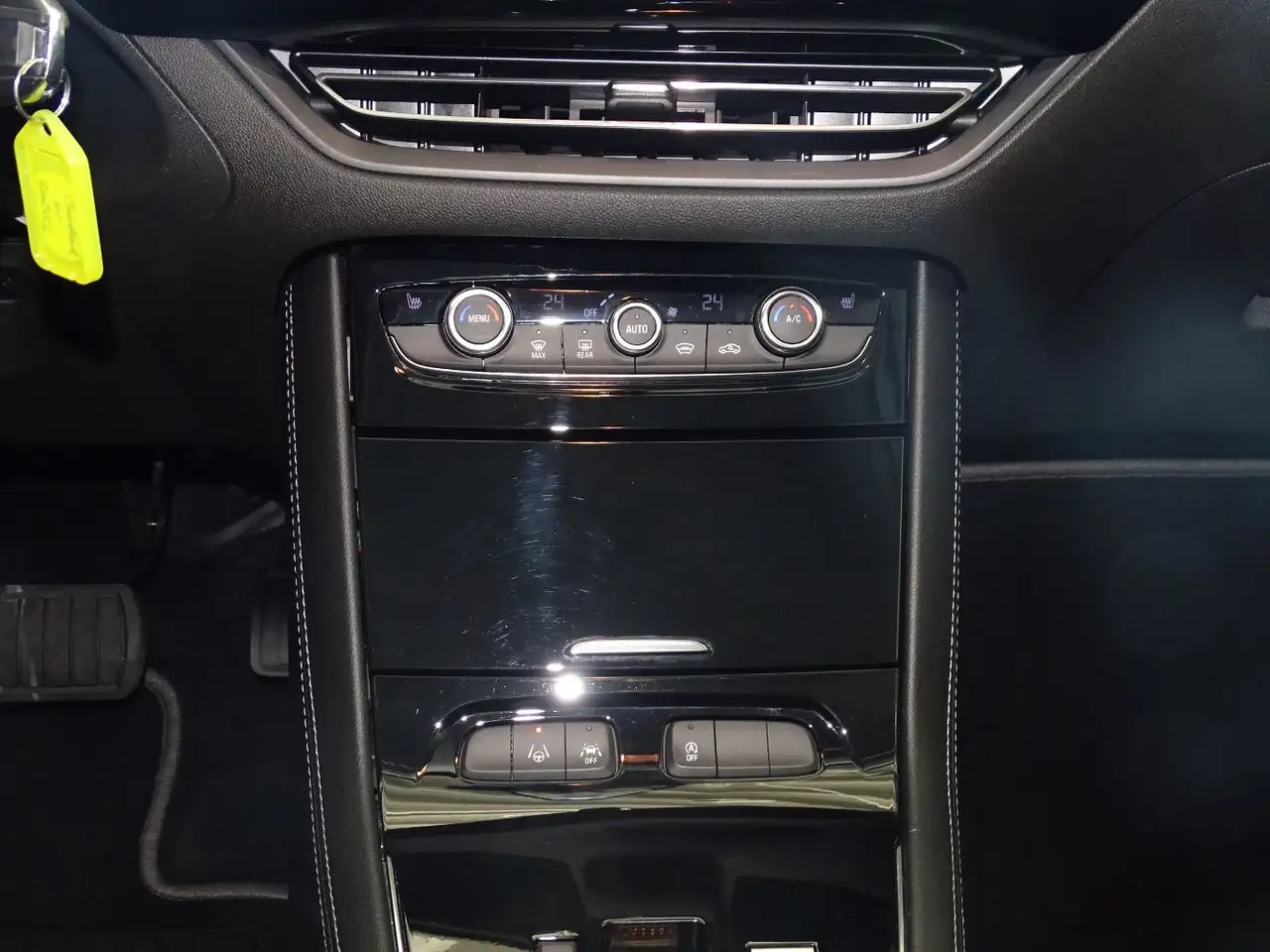 Opel Grandland 1.2 Turbo ENJOY LED+SHZ+2xKlima+Kam. — معرض صور السيارة 24