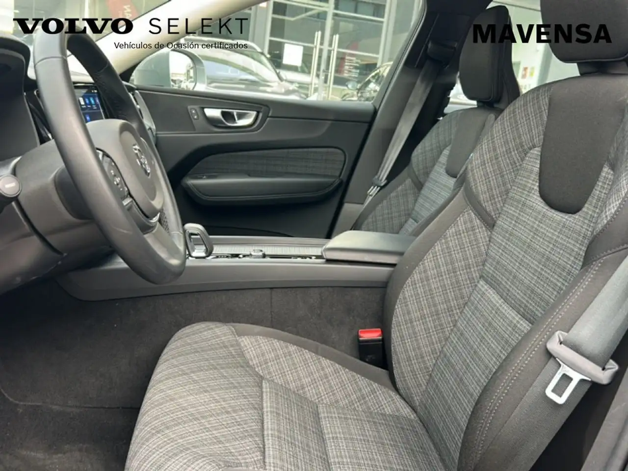 Volvo XC60 B4 Core FWD Aut. — Galería del vehículo 17