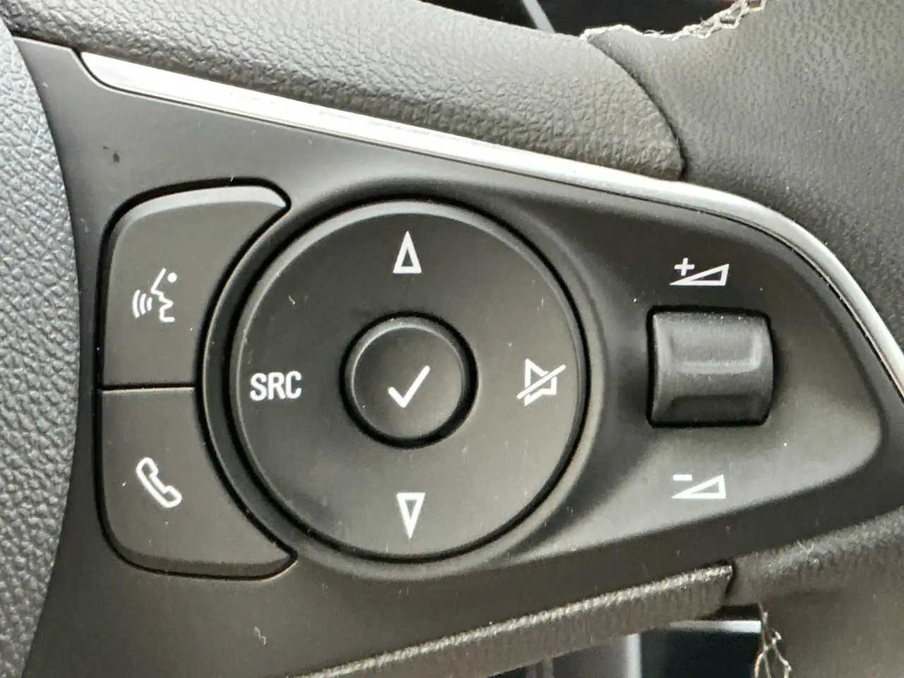 Opel Grandland 1.2 360°Kamera,AGR,PDC,Lenk+Sitzhzg,LED — معرض صور السيارة 19