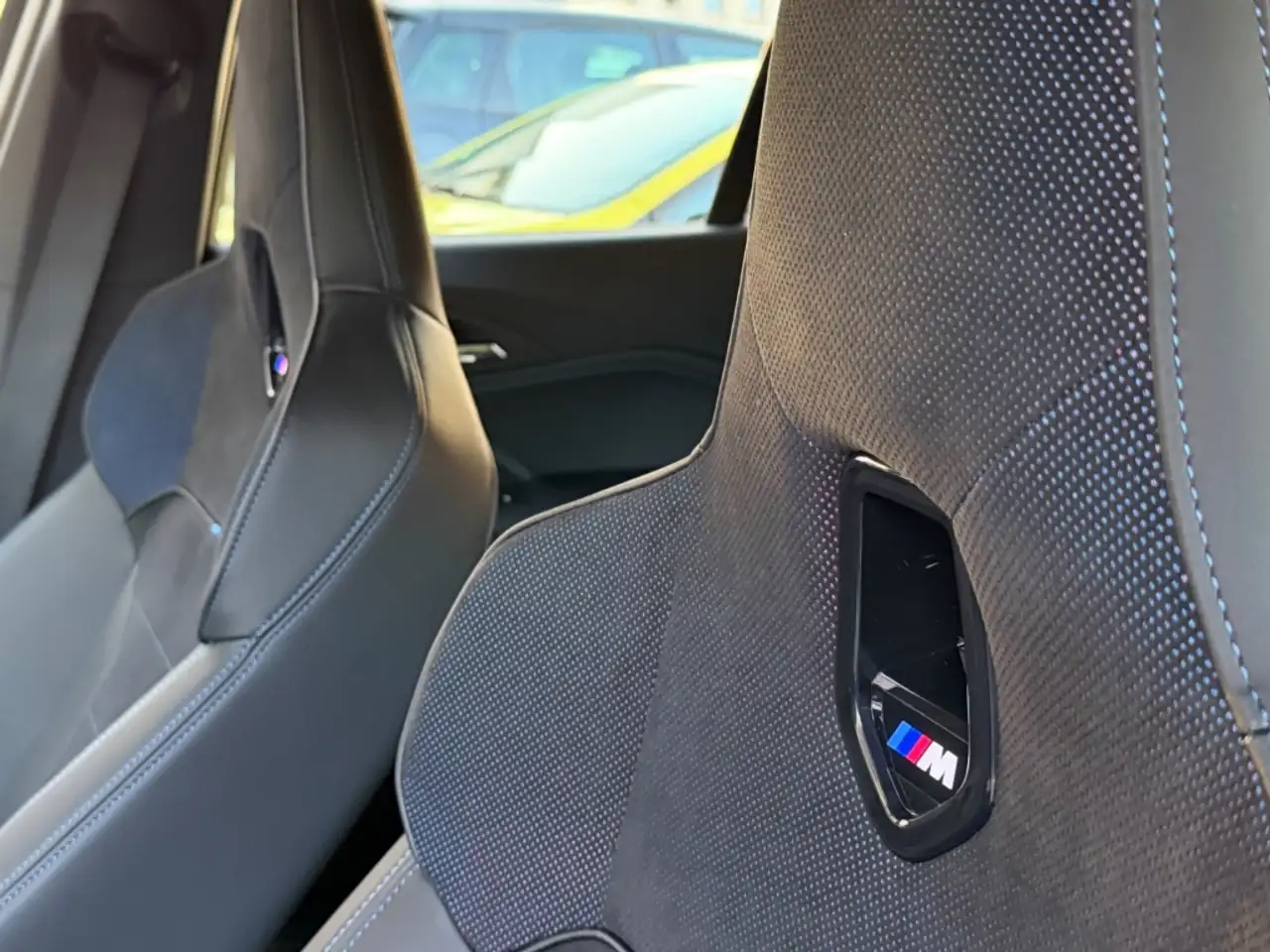 BMW X2 M35i xDrive M-SITZE DA+ PA+ ICONIC HUD H/K — Galerie du véhicule 16