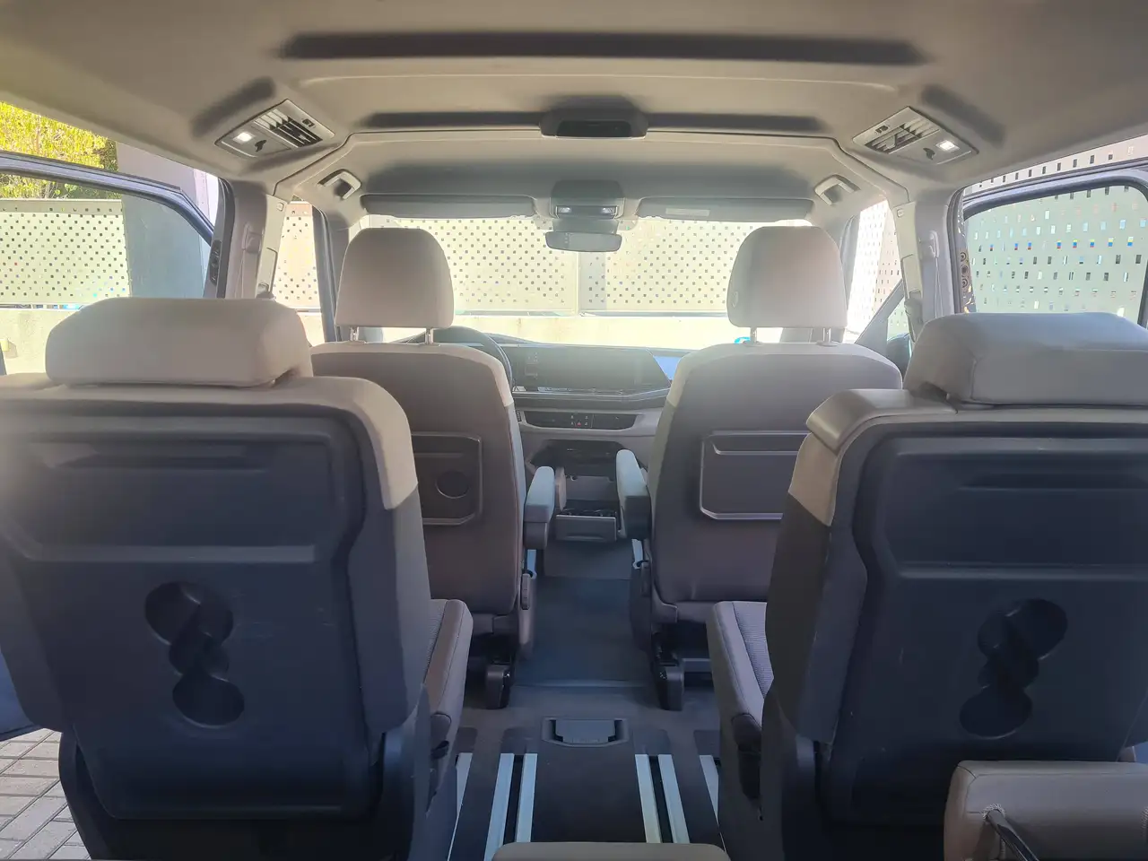 Volkswagen T4 Multivan 1.4 eHybrid Combinado: 160KW (218CV) DSG 6 Velocidades 10,4 KWh — Galería del vehículo 5