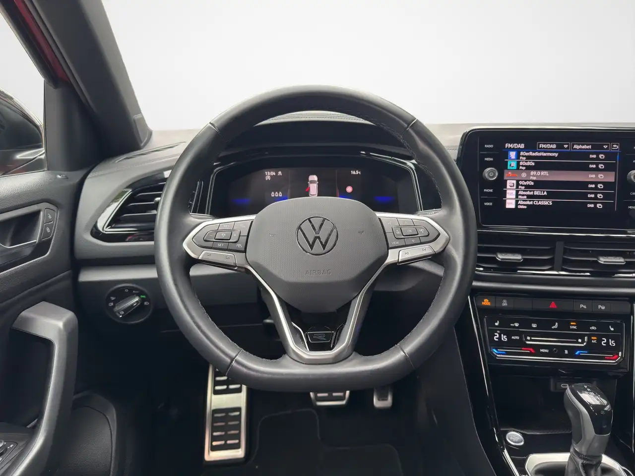 Volkswagen T-Roc 1.5 TSI DSG R-Line Black Style — Vehicle gallery 10