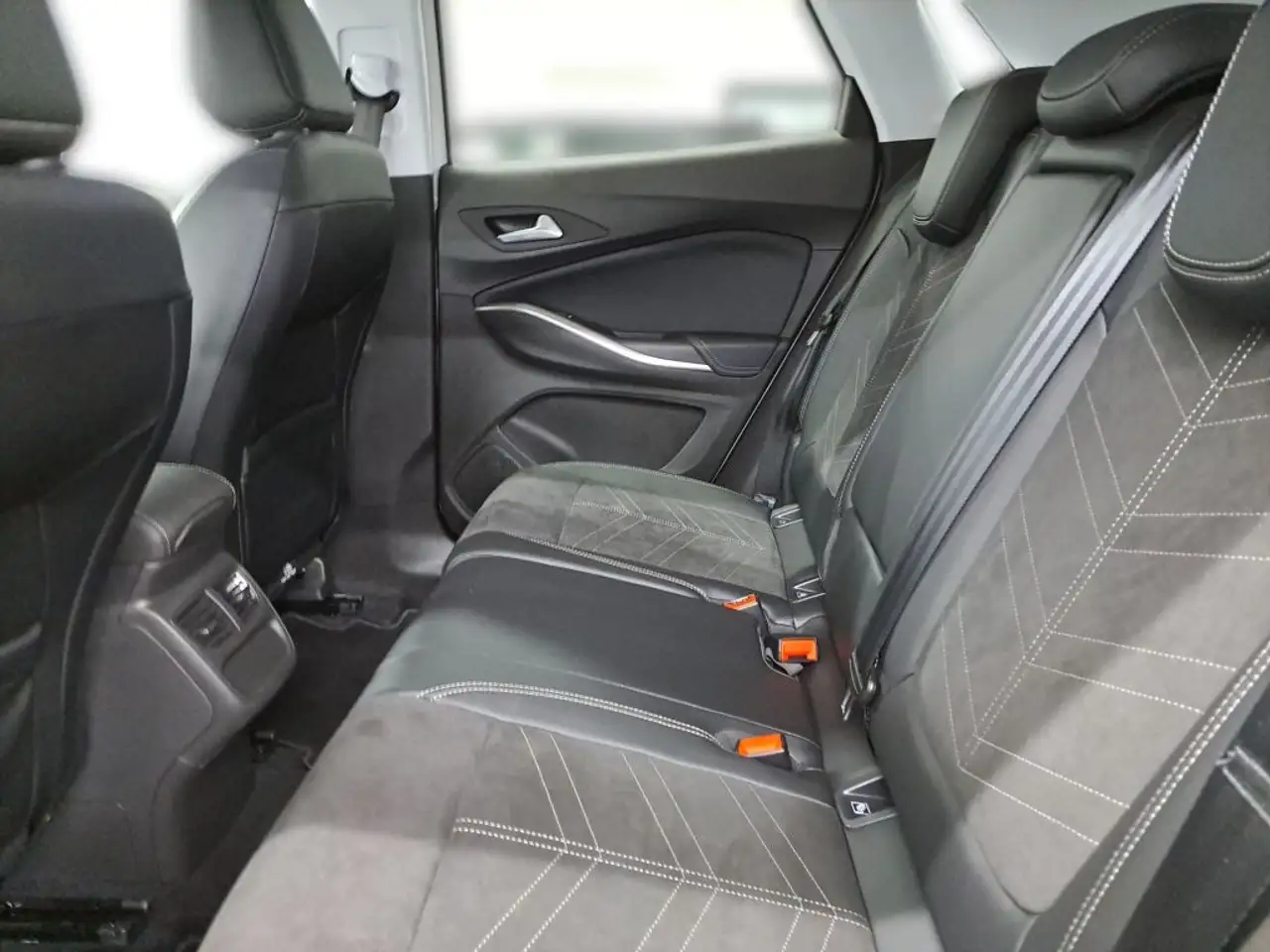 Opel Grandland 1.2 DI Automatik GS 360° NAVI SHZ ACC LED FSH — معرض صور السيارة 19