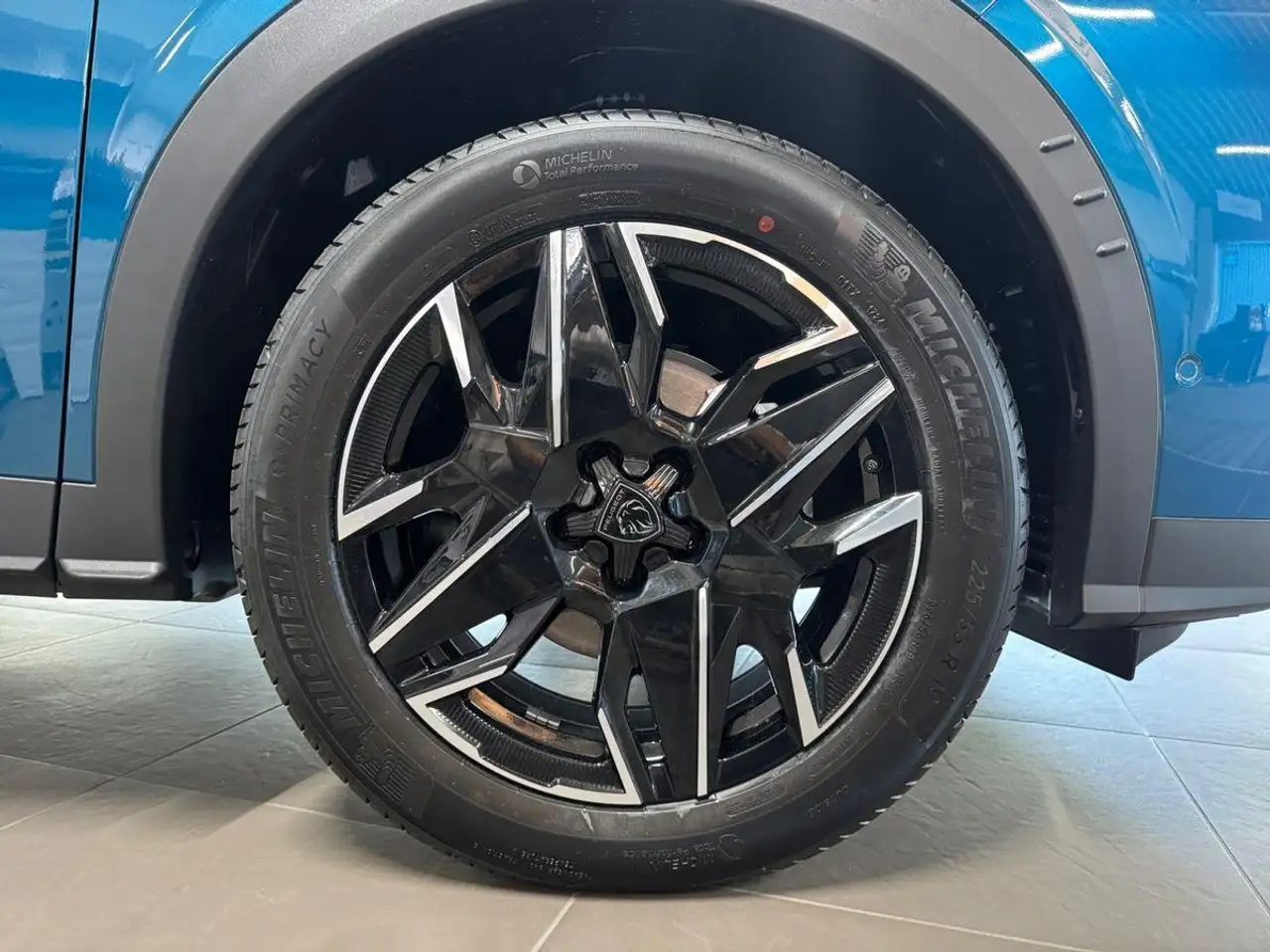 Peugeot 3008 Neuer 3008 Allure HYBRID 136 e-DSC6, NAVI, PDC — Galería del vehículo 6