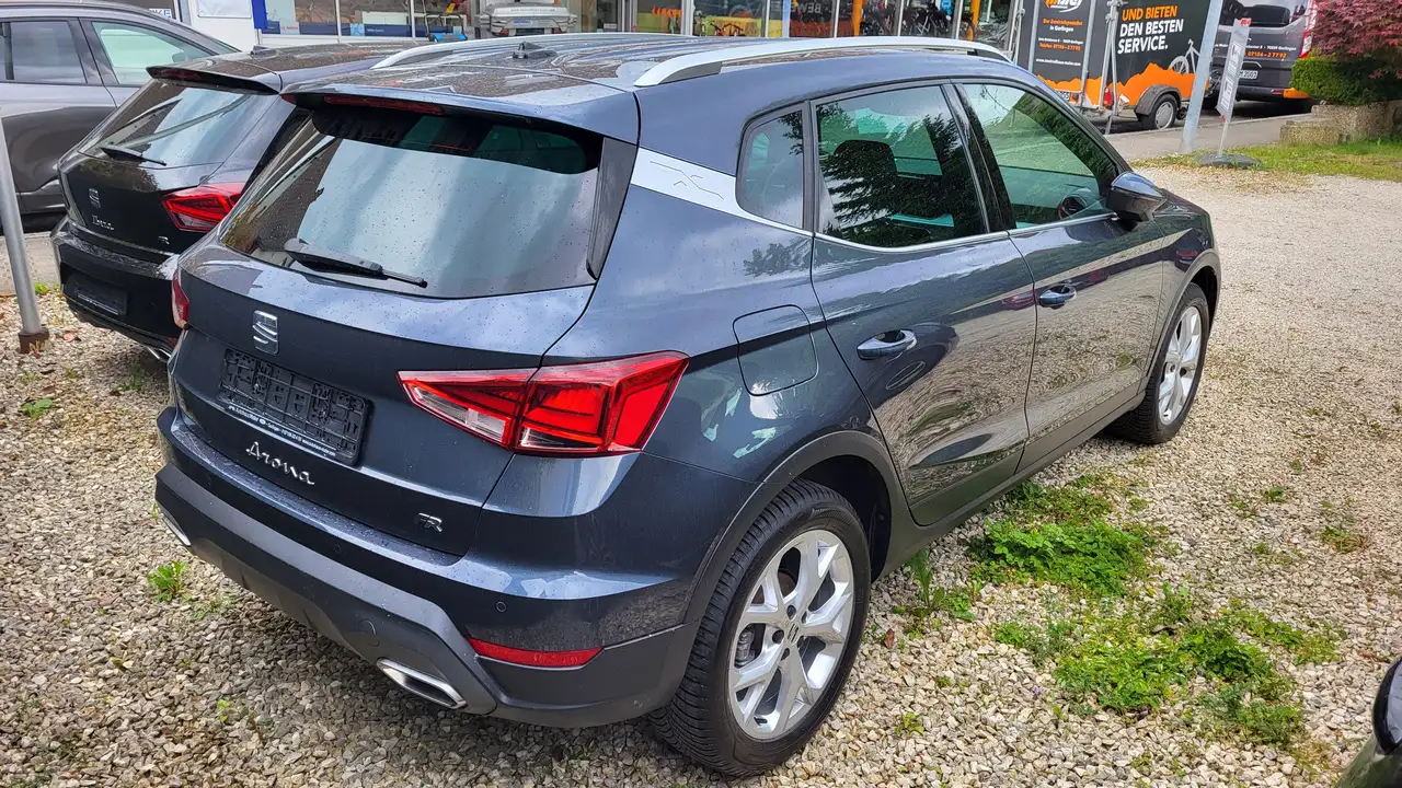SEAT Arona FR — Vehicle gallery 3