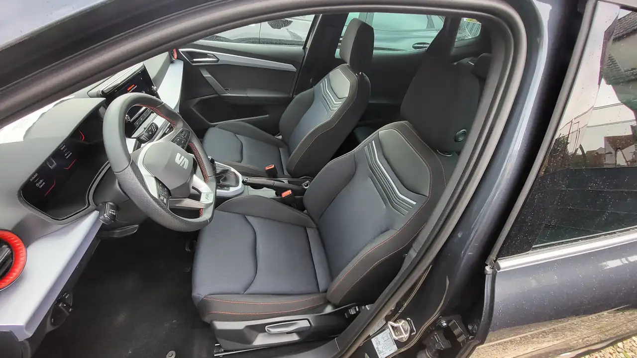 SEAT Arona FR — Vehicle gallery 9