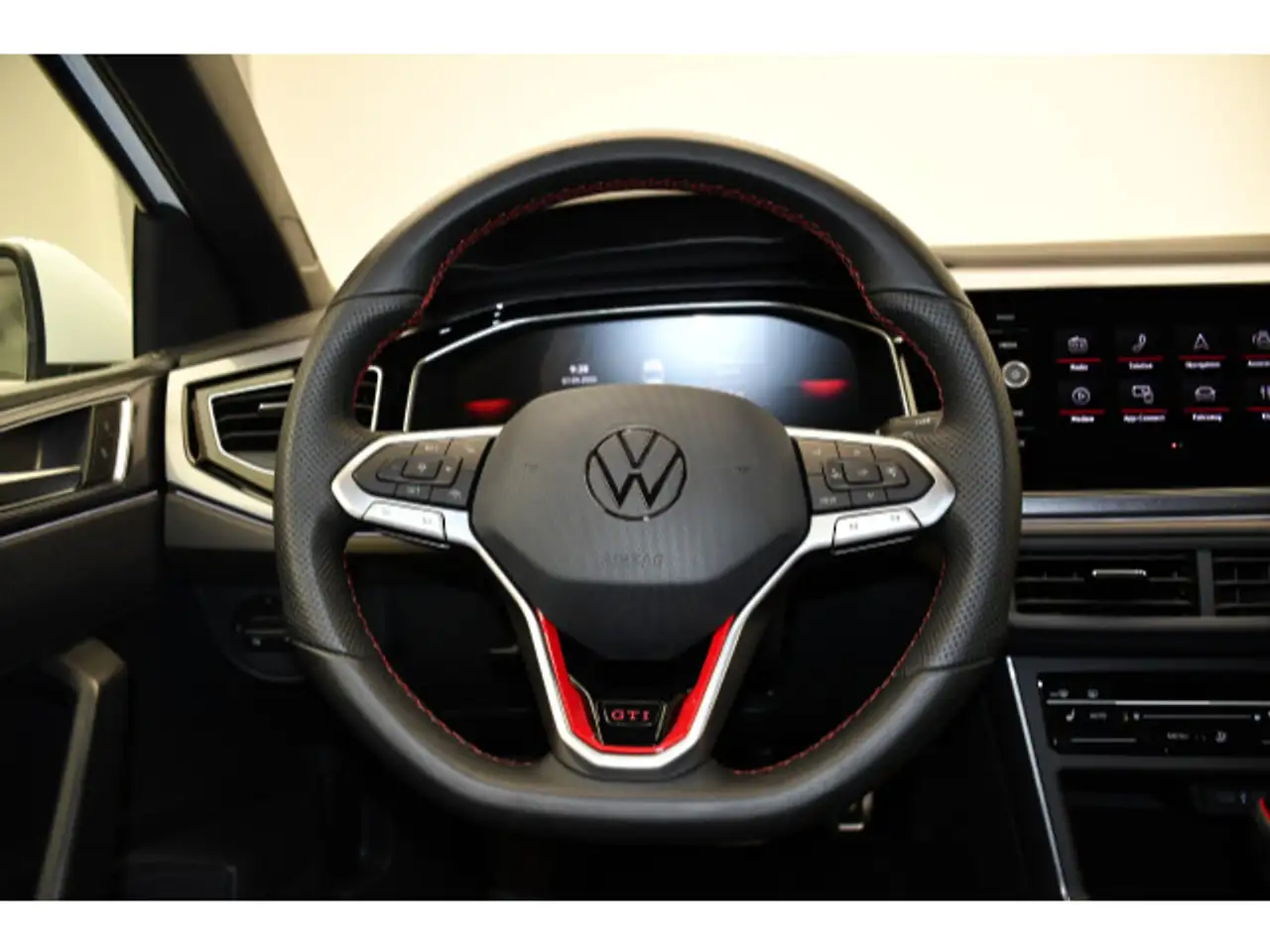 Volkswagen Polo 2.0TSI DSG GTI ACC/LED/SITZHZ/PDC — Galería del vehículo 5