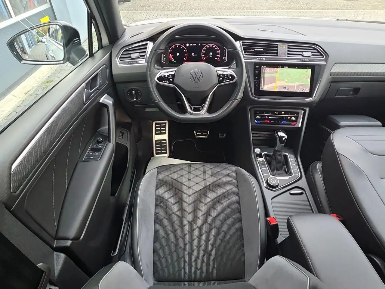 Volkswagen Tiguan Allspace R-Line 4M STNDHZ 7SZ AHK MATRIX — Galería del vehículo 14