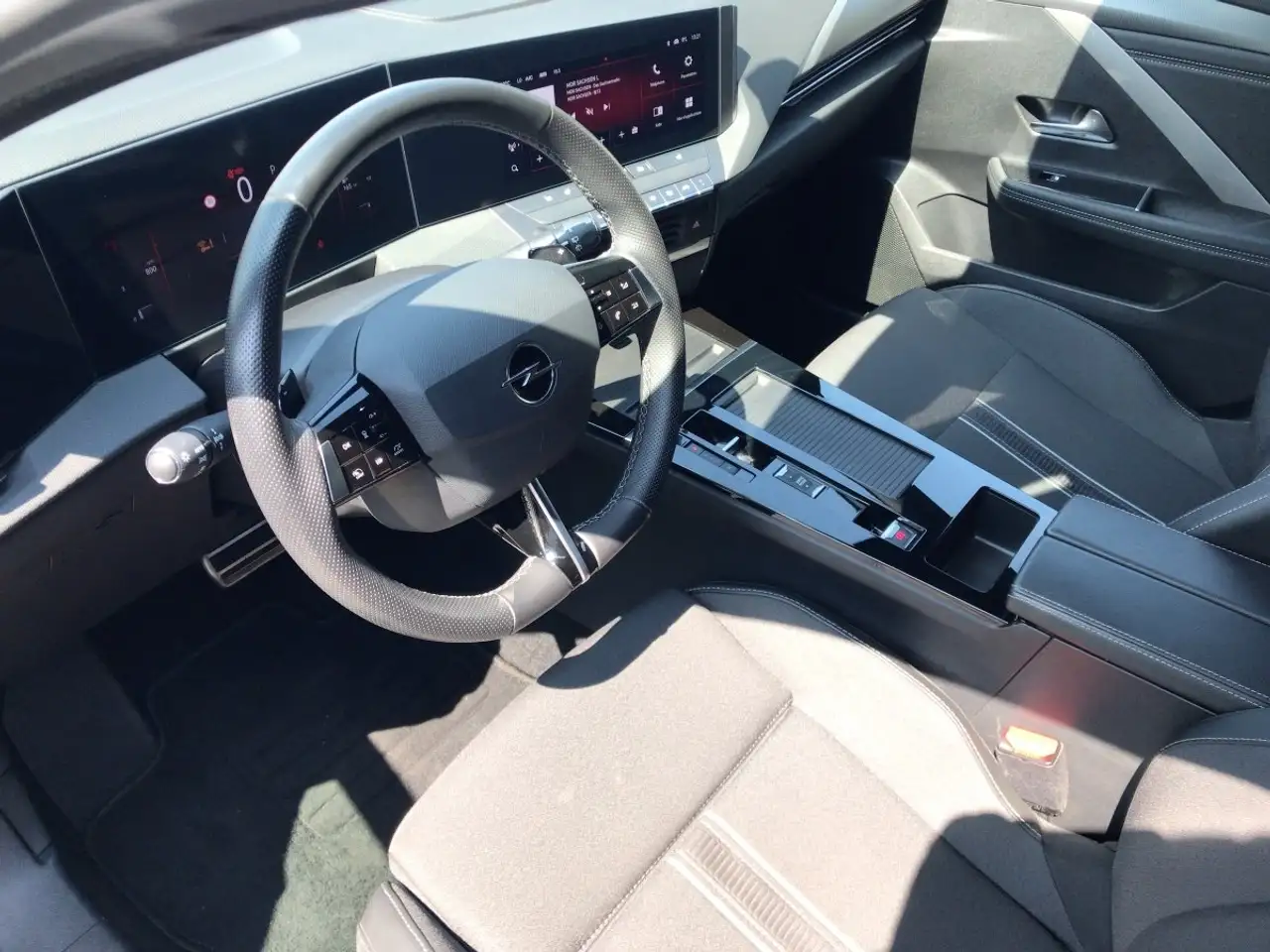 Opel Astra L Sports Tourer 1.2 Turbo GS *HU/AU neu* — معرض صور السيارة 10
