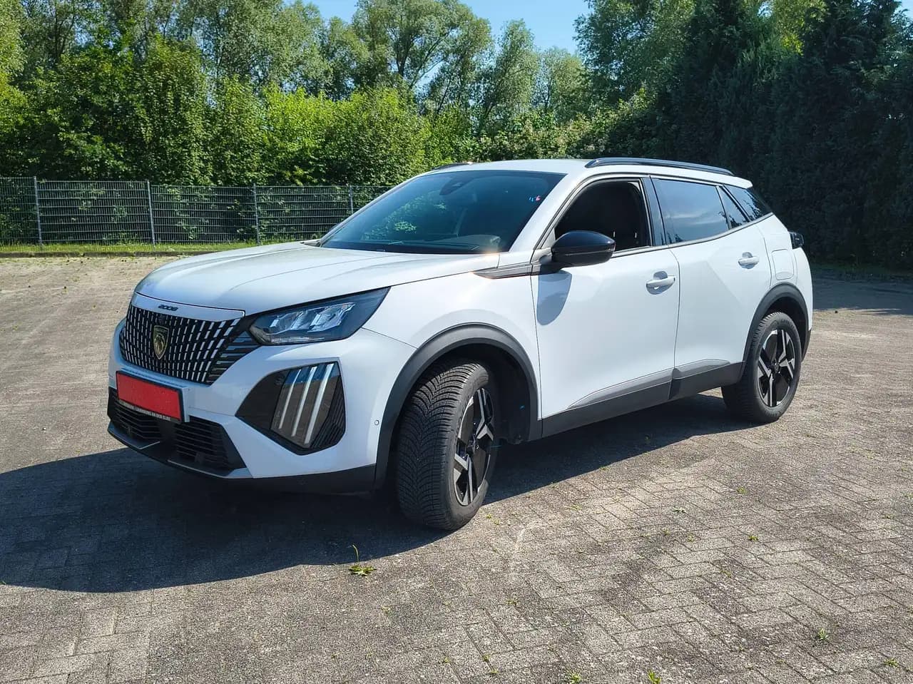 Peugeot 2008 Allure Automatik 131 Navigation Top Zustand — Lauenburg an der Elbe